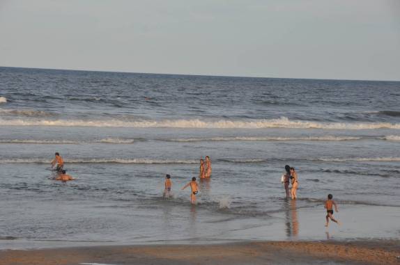 Fim de tarde na Praia do Futuro, em Fortaleza - CE